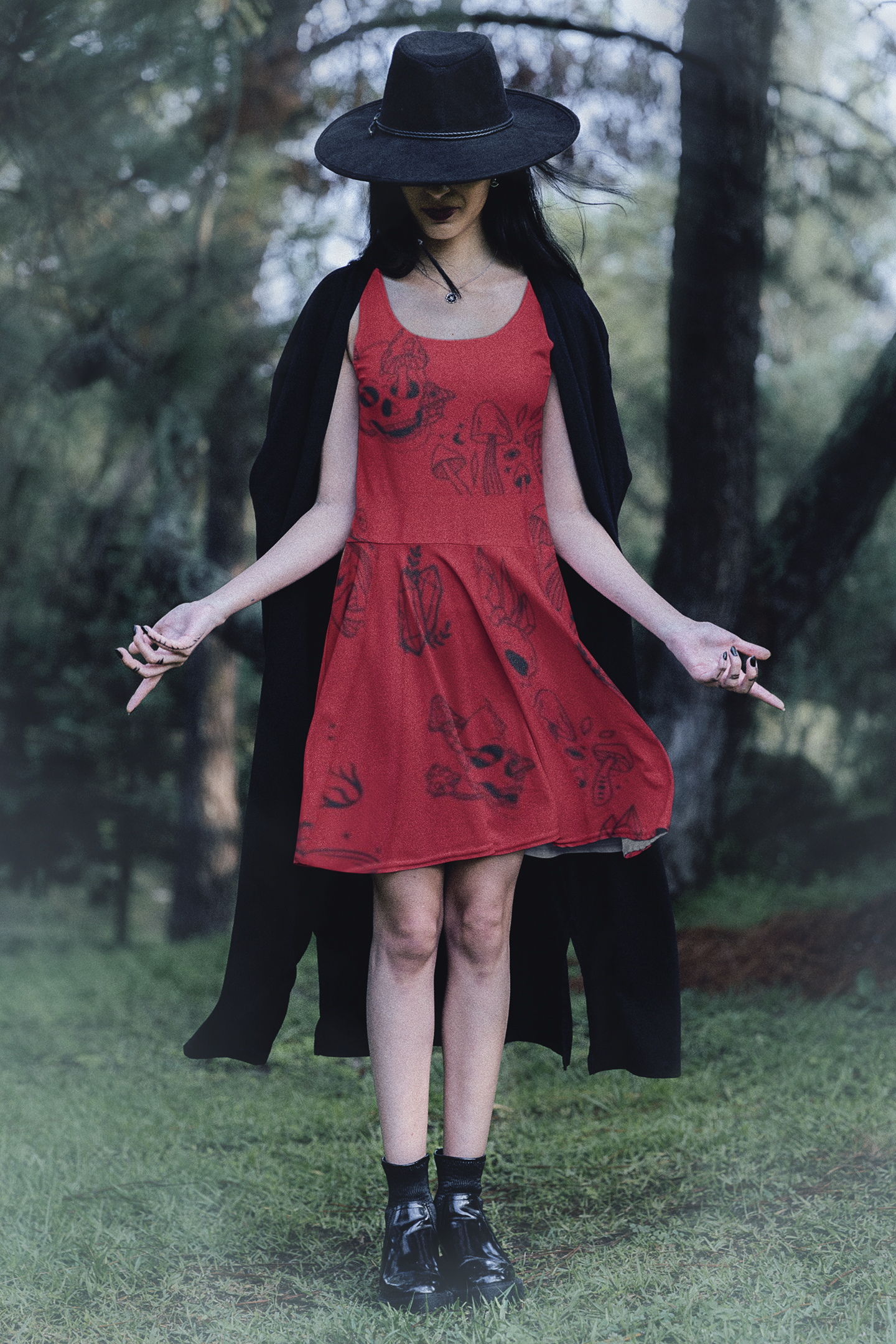 Rotes Damenkleid - Rot mit Totenköpfen, Kristallen und Pilzen - Witchy Vibes 